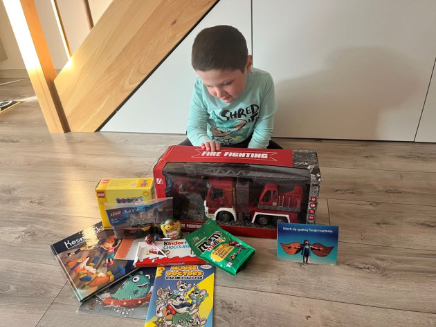 Kacper z prezentami