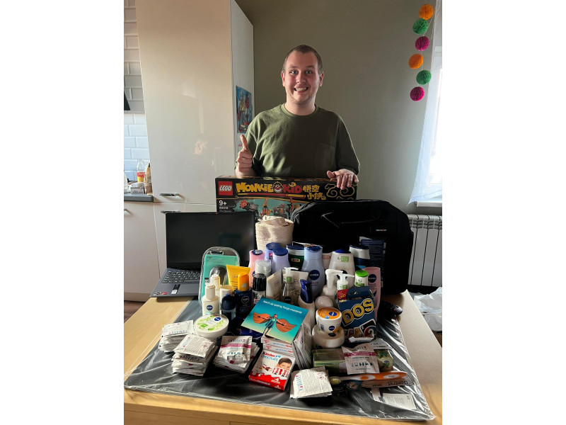 Piotrek z prezentami